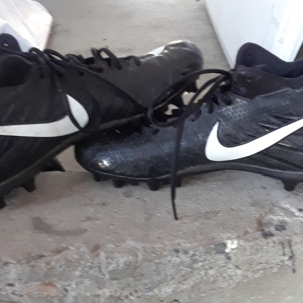 Football cleats